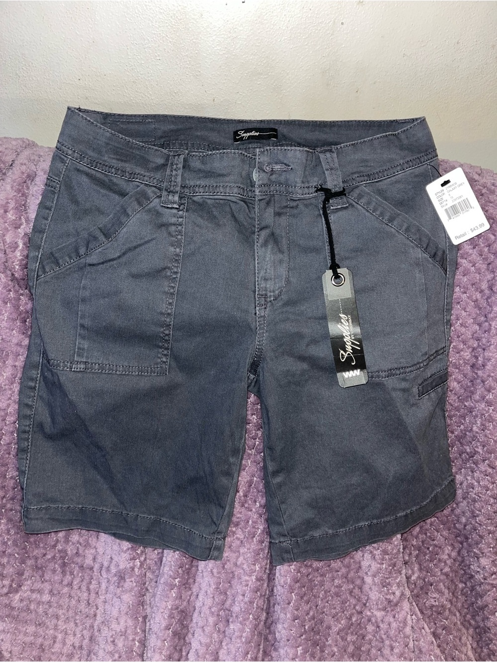 Women’s size 6 Supplies Charcial gray shorts. NWT